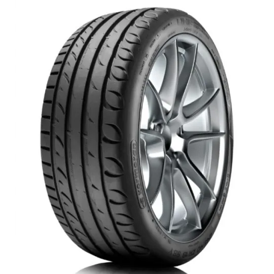 Pneu KORMORAN Ultra High Performance 245/45 R18 100W pas cher