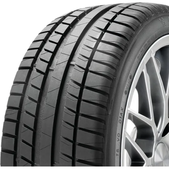 Pneu RIKEN ROAD PERFORMANC 215/60 R16 99V pas cher
